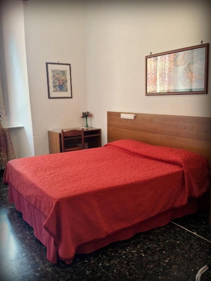 Hotel Triestina นอลี ภายนอก รูปภาพ