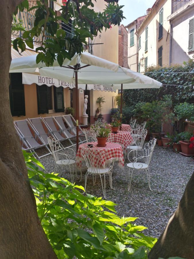 Hotel Triestina นอลี ภายนอก รูปภาพ
