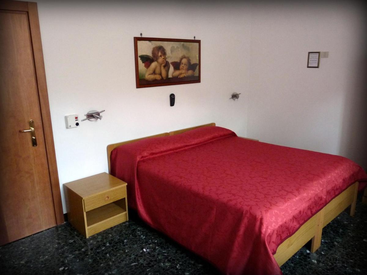 Hotel Triestina นอลี ภายนอก รูปภาพ