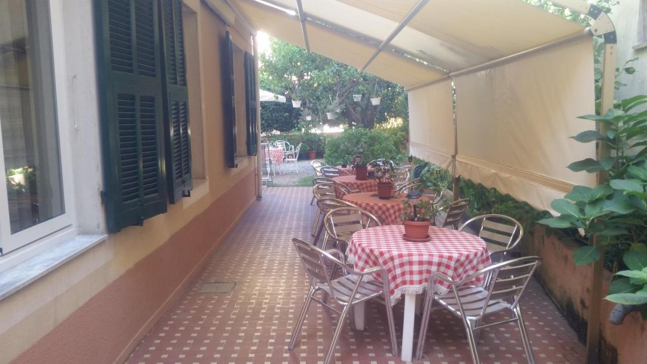 Hotel Triestina นอลี ภายนอก รูปภาพ