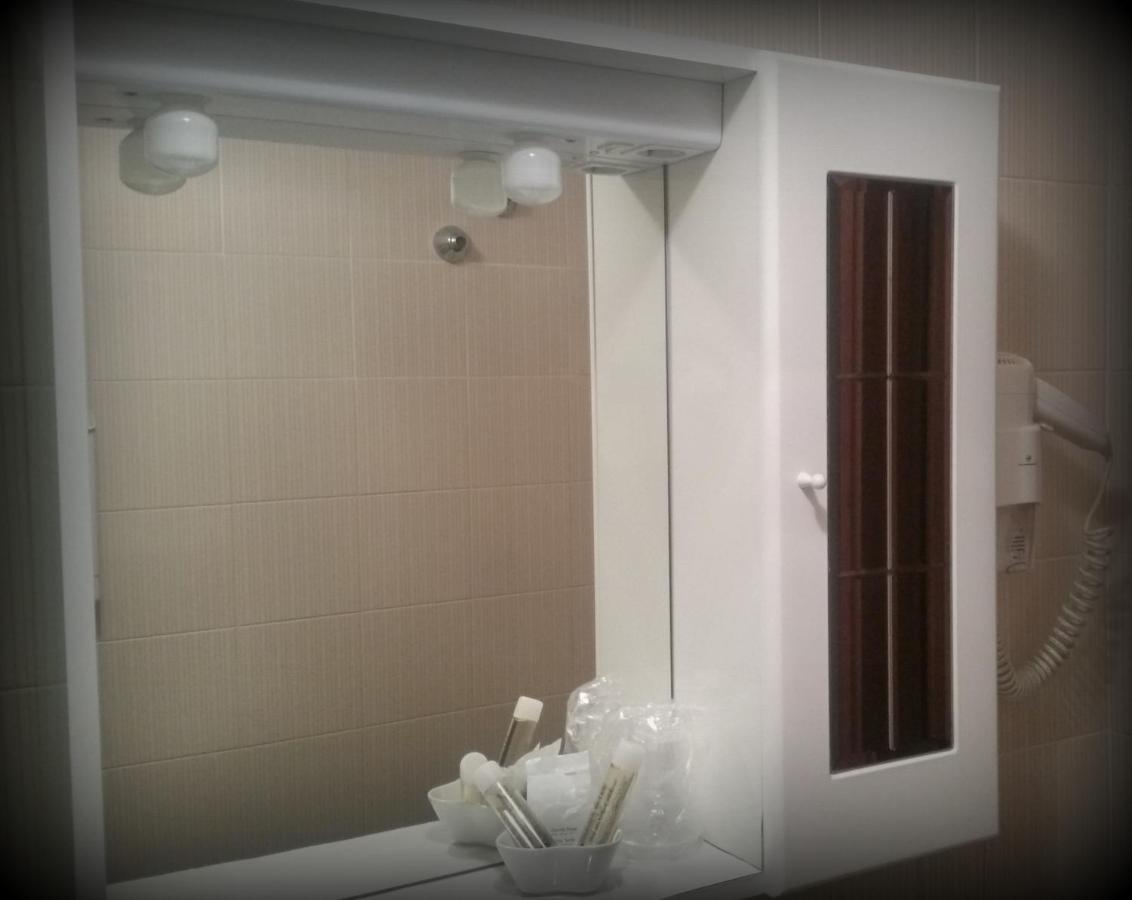 Hotel Triestina นอลี ภายนอก รูปภาพ