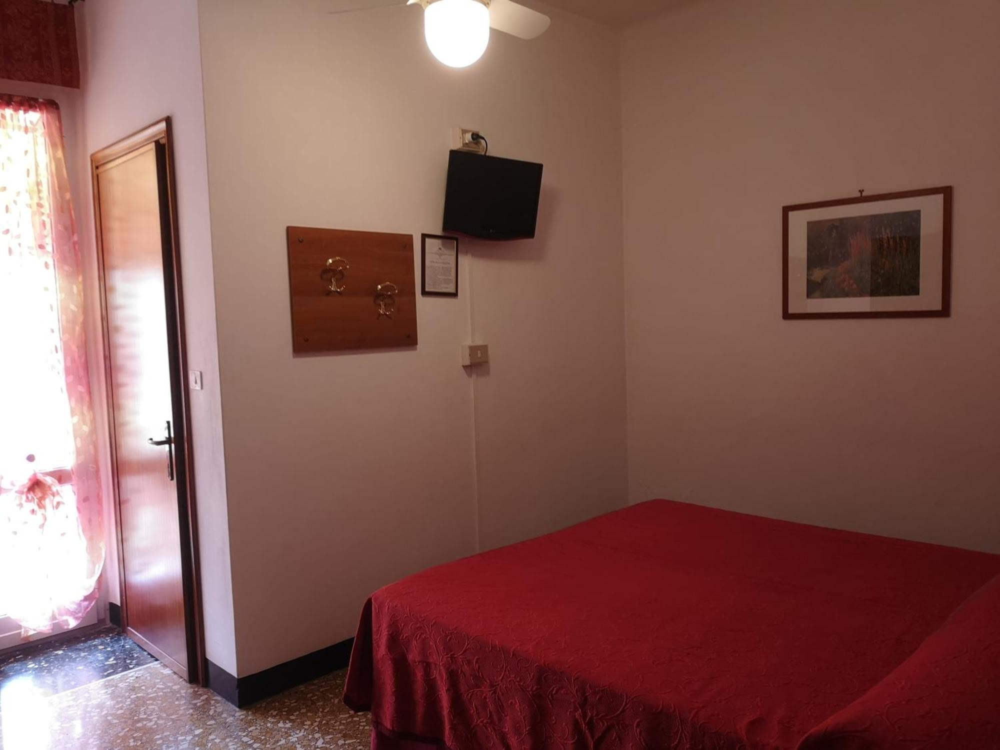 Hotel Triestina นอลี ภายนอก รูปภาพ