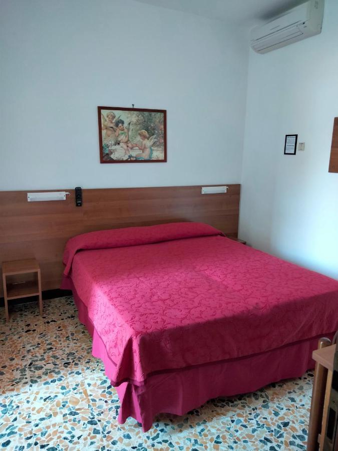 Hotel Triestina นอลี ภายนอก รูปภาพ